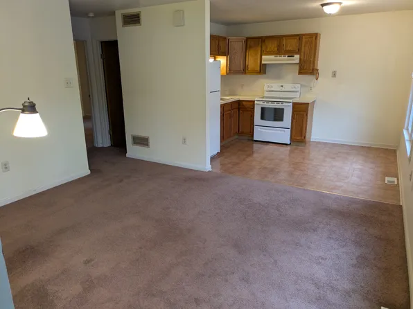 82 W Pine St #82, Sellersville, PA 18960