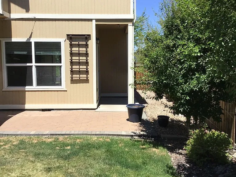2764 NE 6th Dr — Photo 21