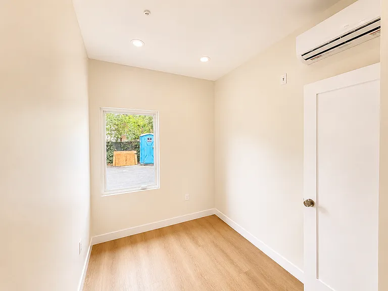 873 N Madison Ave #1 — Photo 11