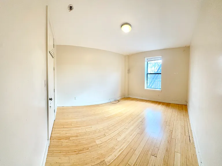 2105 Foster Ave #18 — Photo 3