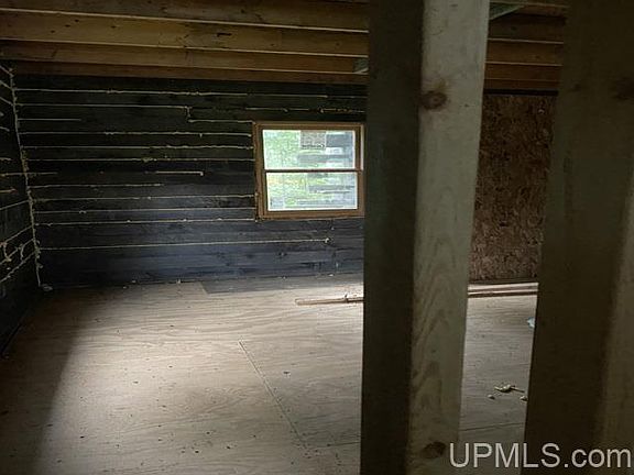 4th image of 180 Fernwood Ln