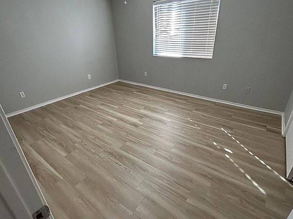 3rd image of 2315 Summit Ln
