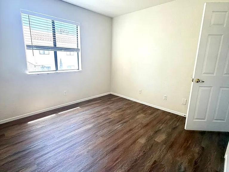 601 Cabrillo Cir #322 — Photo 10