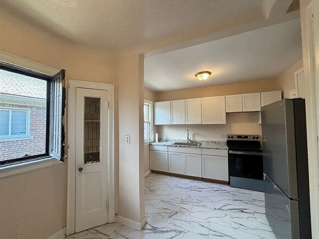 2 bed, 1.0 bath, 1287 sqft, $950 — Photo 4