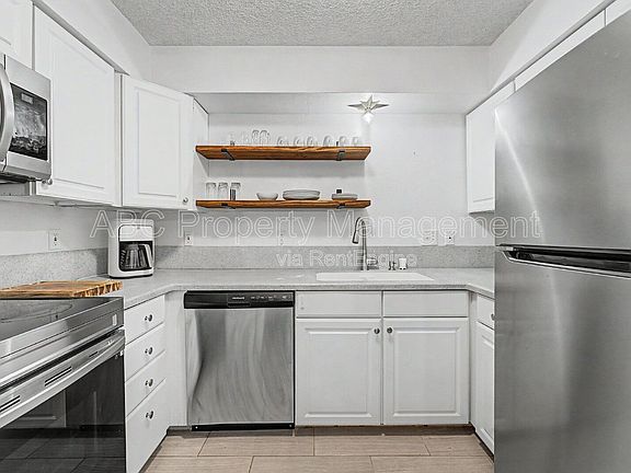 4th image of 2 William Ln