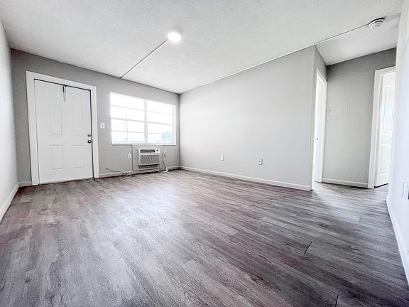 5th image of 301 N 3rd St #1