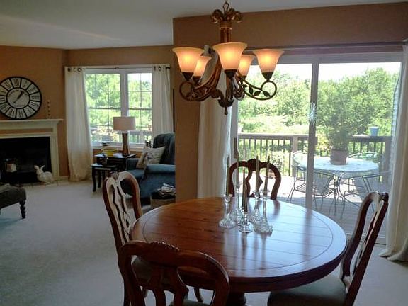 Living Room w/gas firplc.