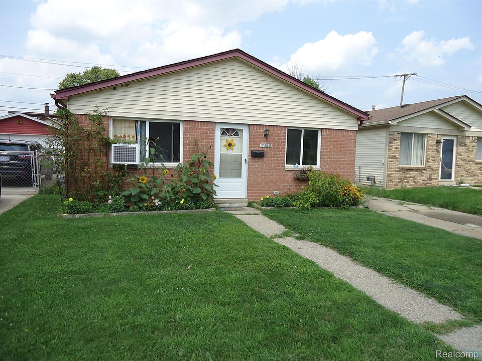 1st image of 17329 Lowell St
