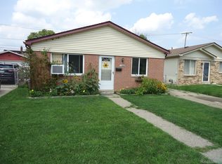 17329 Lowell St, Roseville, MI 48066