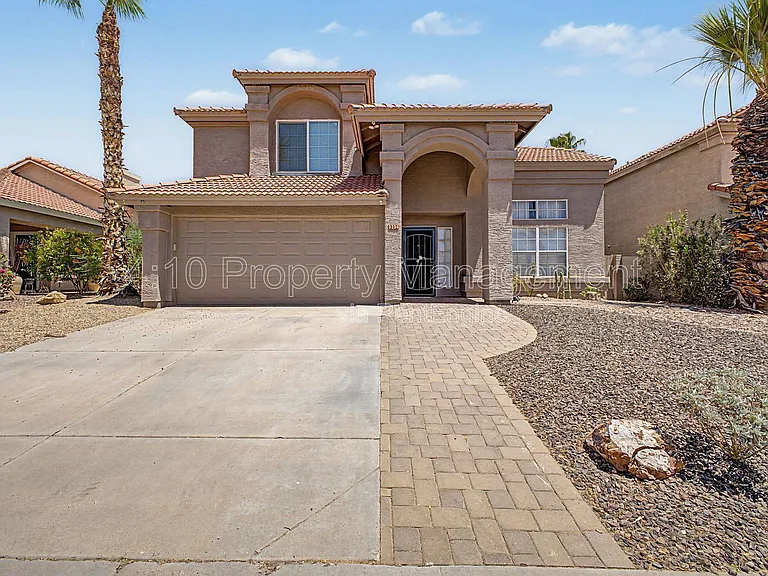 3236 E Hiddenview Dr — Photo 3