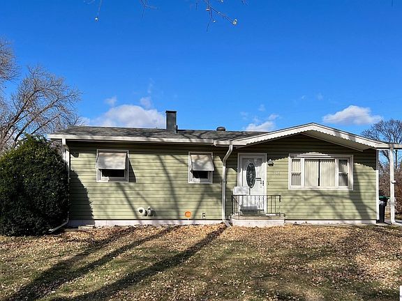 4th image of 7826 Parker St