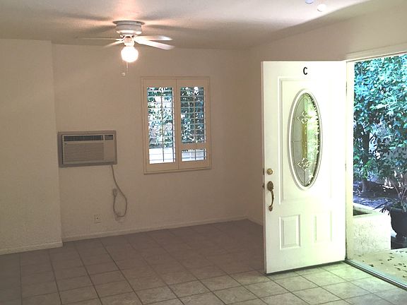 3rd image of 1315 N Indian Canyon Dr #B