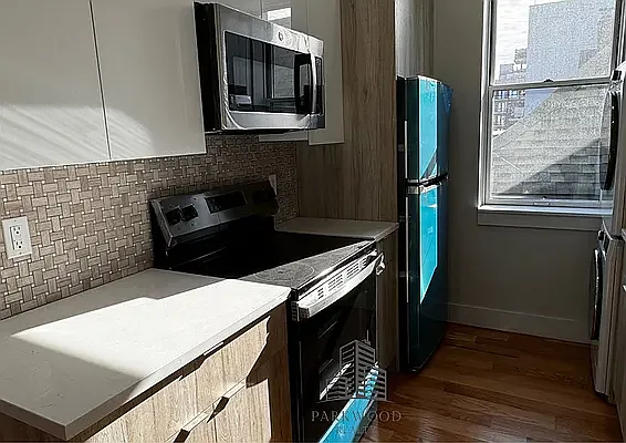 Rented by Parkwood Realty | media 2