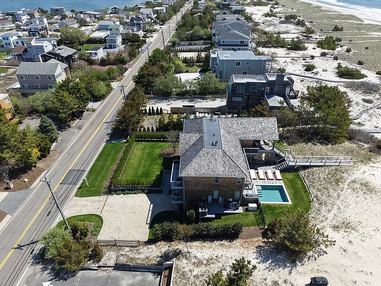 451 Dune Rd — Photo 49