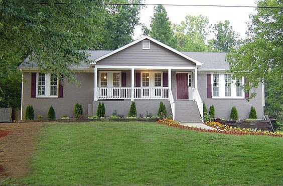 Beautiful curb appeal!