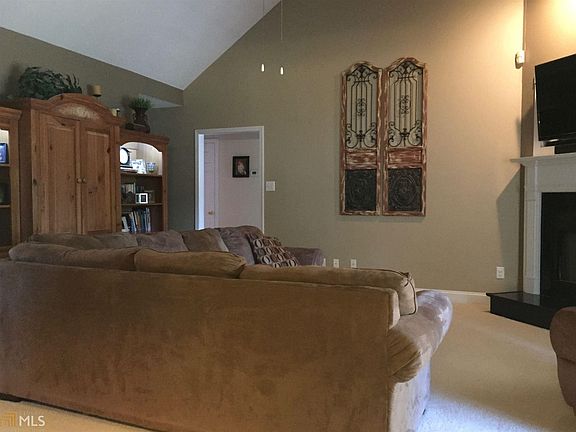 5th image of 220 Mason Philip Dr