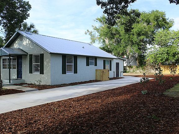 Newly poured deep driveway