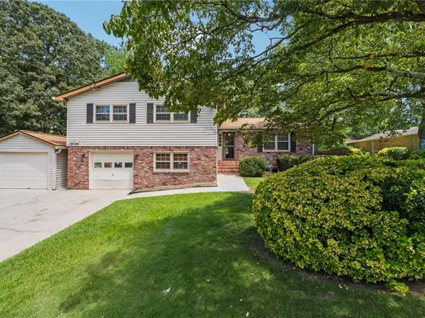 4197 S Martin Way, Lithia Springs, GA 30122
