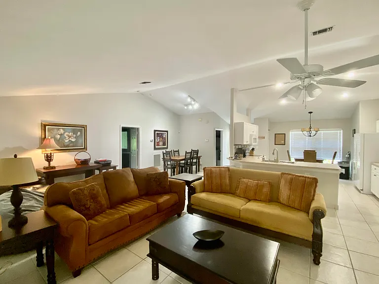 1094 Raintree Ln — Photo 14