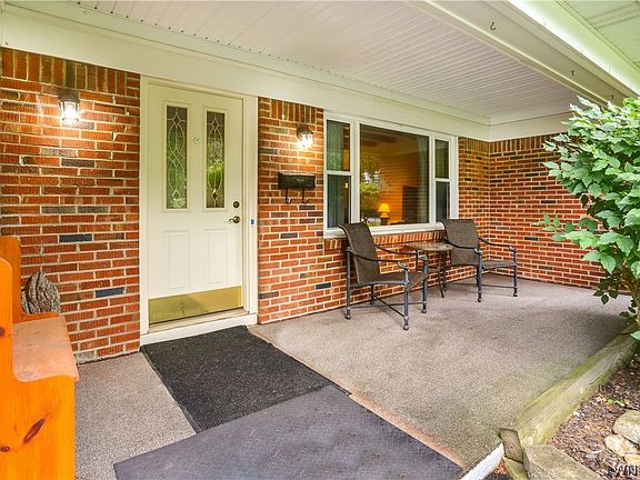 4th image of 4135 Harris Hill Rd