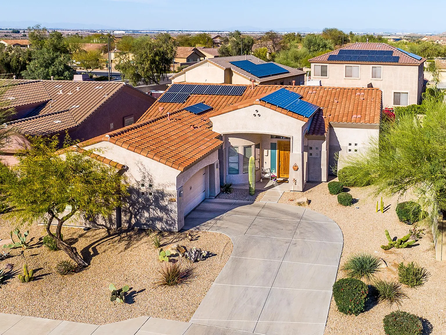 3 bed, 2.5 bath, 2412 sqft, $2,300 — Photo 1