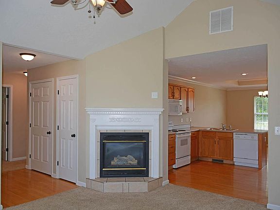 4th image of 449 N Murphy Dr