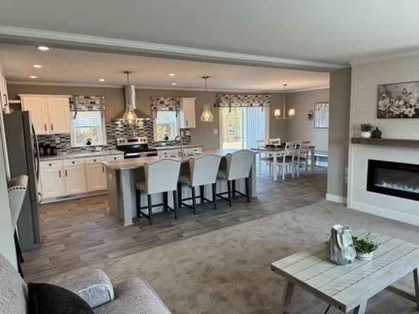 18 Tayler Ave, West Bridgewater, MA 02379