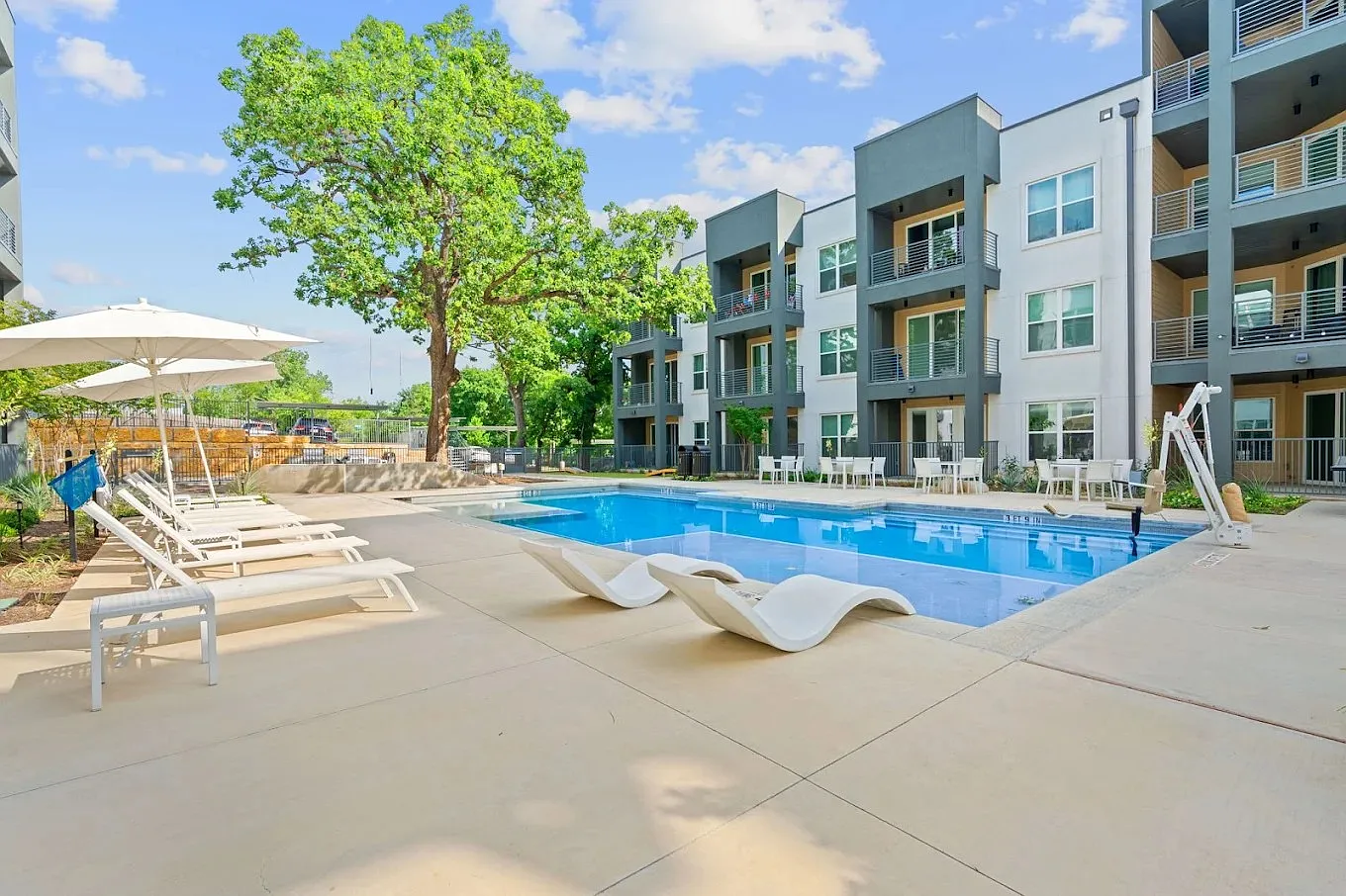 2 bed, 1022 sqft, $2,350 — Photo 2