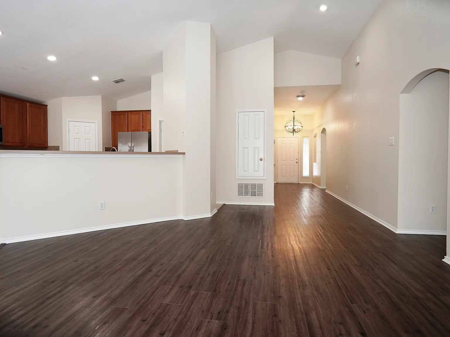 3 bed, 1706 sqft, $2,300 — Photo 4