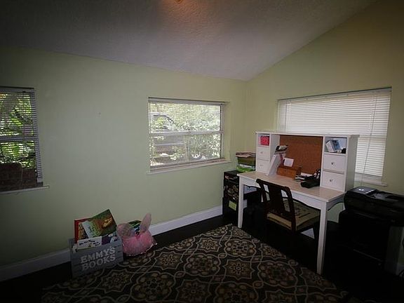 4th image of 1216 Lake Lucerne Cir