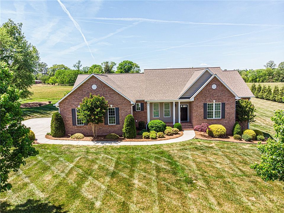1st image of 379 Horseshoe Bend Road