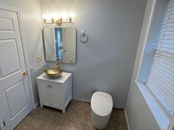 5th image of 512 Beveridge St #S