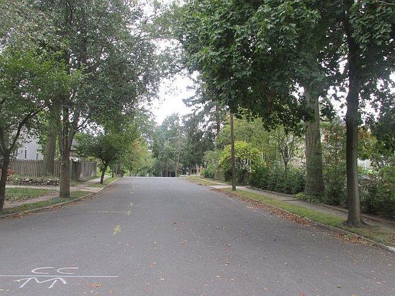 4th image of 60 6th Ave