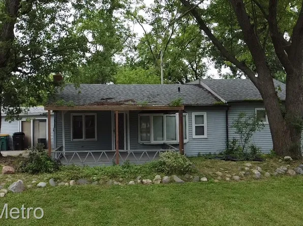 23106 Springbrook Dr, Farmington Hills, MI 48336