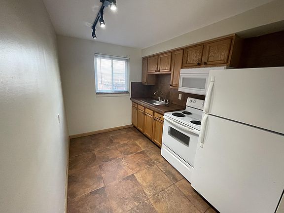 2nd image of 130 Lacrosse St APT E1