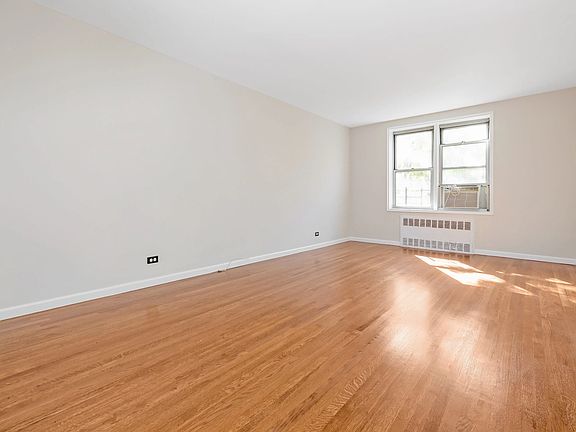 3rd image of 3210 Arlington Ave APT 3C