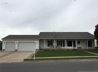 303 Oak Ln, Kaysville, UT 84037