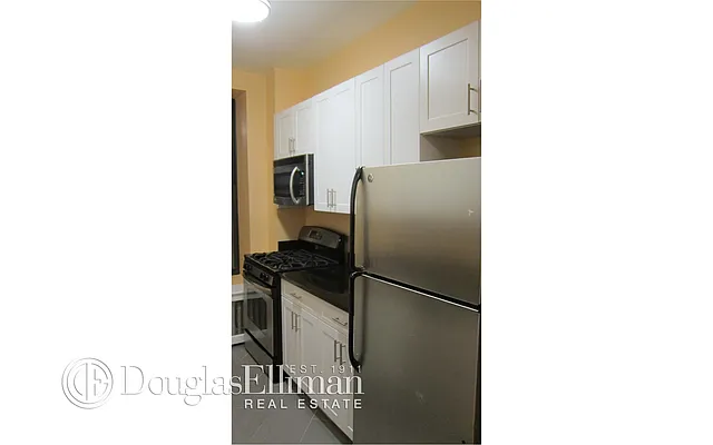 Rented by Douglas Elliman | media 17