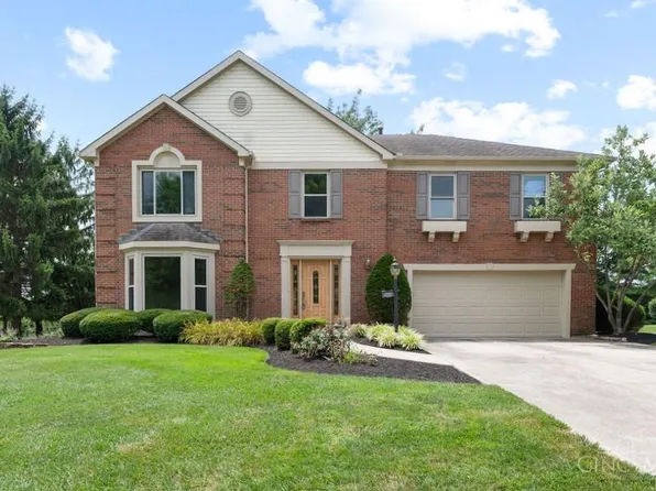 8092 Thistlewood Dr, West Chester, OH 45069