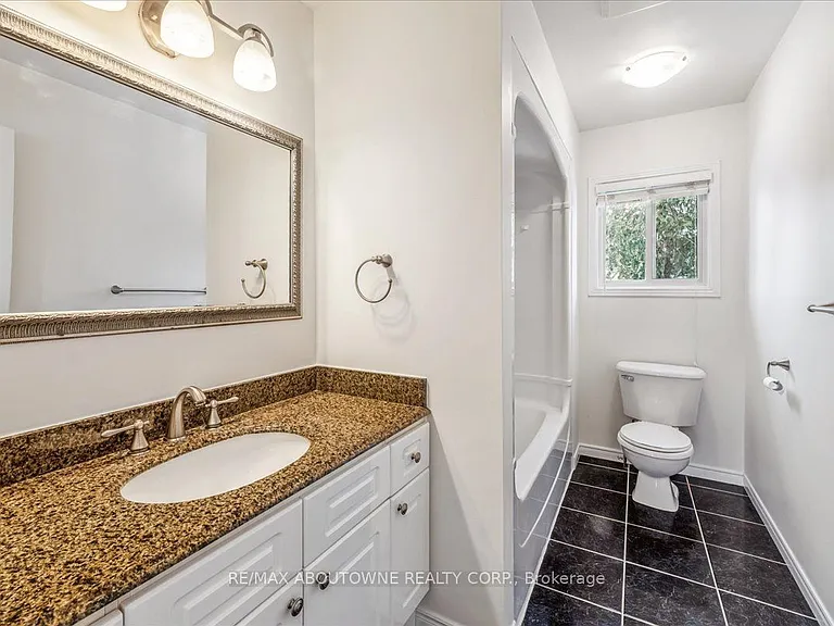 82 Whitlaw Way — Photo 14