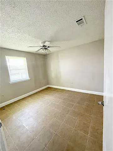 2205 Argyll St — Photo 9