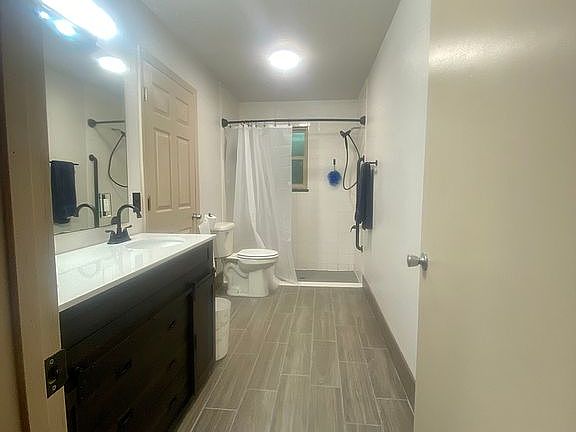 5th image of 1178 E Amberjack Dr