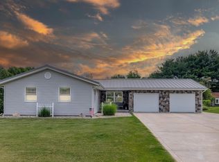 906 N Townline Rd, Lagrange, IN 46761