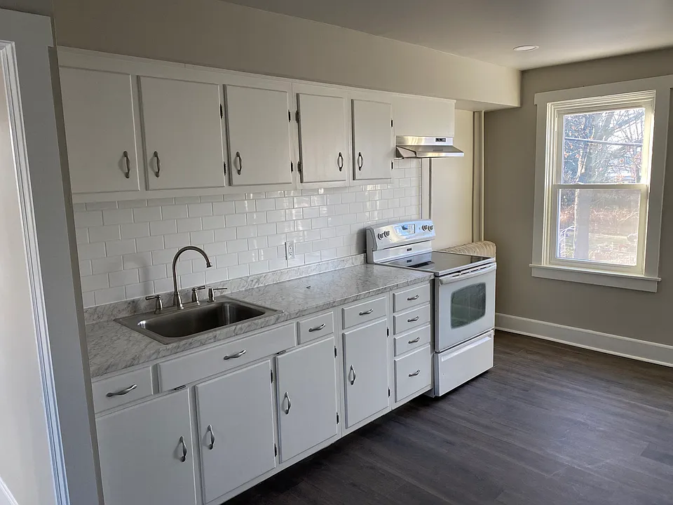 200 Philadelphia Ave #2