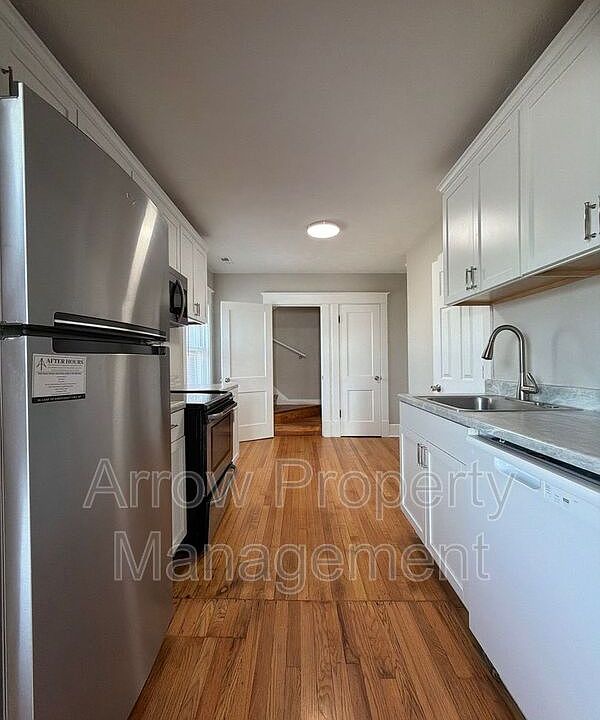 1st image of 130 N 27th St APT 2