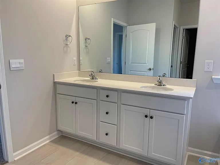 22067 Chancery Ln — Photo 11