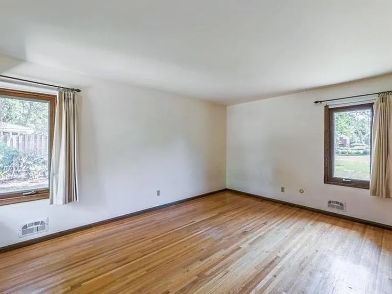 7065 Montrose Rd — Photo 12