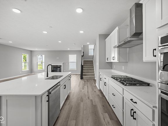 5th image of 10609 Banyan Wood Ct