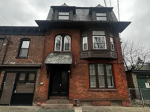 119 S Clark St Photo 1