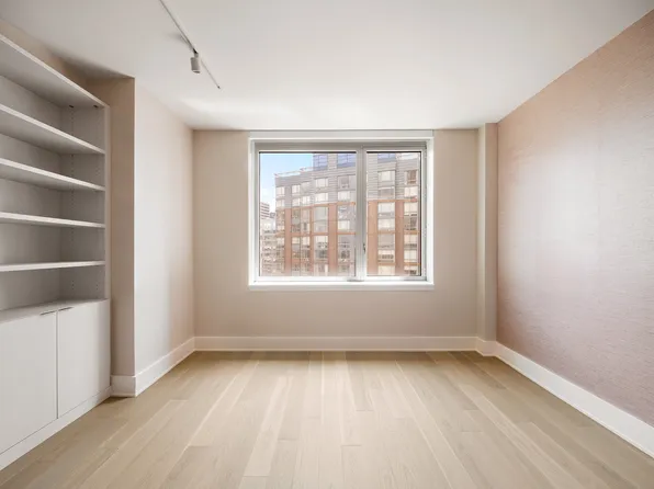 20 River Terrace image 6 of 24